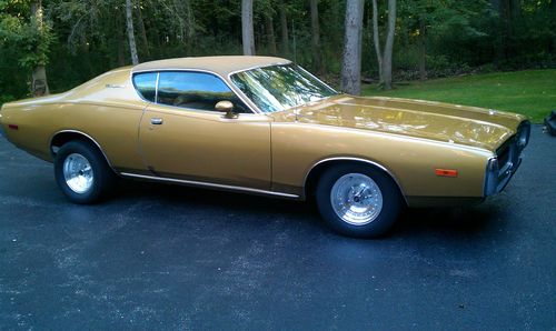 1972 dodge charger base coupe 2-door 5.2l