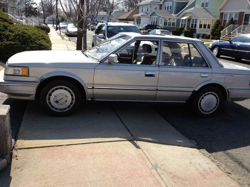 1987 nissan maxima se sedan 4-door 3.0l automatic