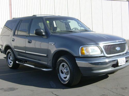 2002 ford expedition xlt sport utility  4.6l tow package low miles 107k