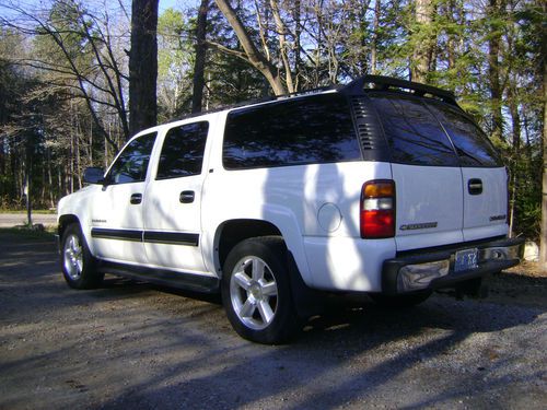 2001 chevrolet suburban ls,1500,4wd,5.3l,dvd, remote start