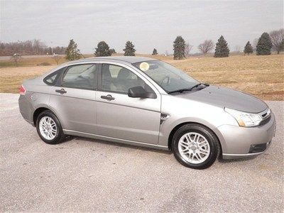 2008 Ford Focus SE Sedan 2.0L Super Clean!!, image 3