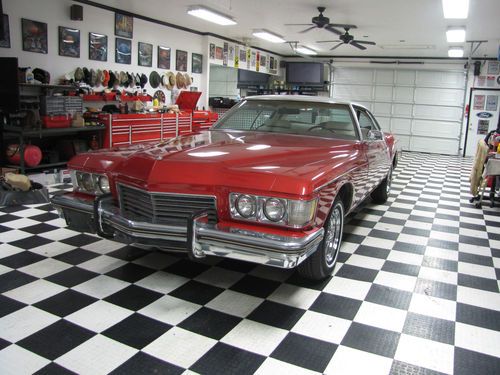 Beautiful 1973 buick riviera