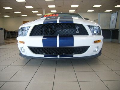 Wow 1622 real miles 2 owner shelby gt500 svt 6spd 5.4l v8 white with blue stripe