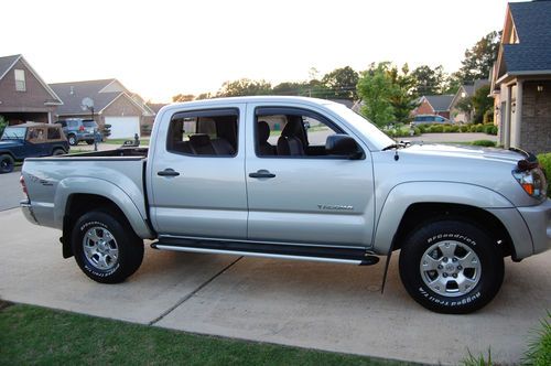 2011 toyota tacoma pre runner  v6 trd, 23k miles, one owner, like new!