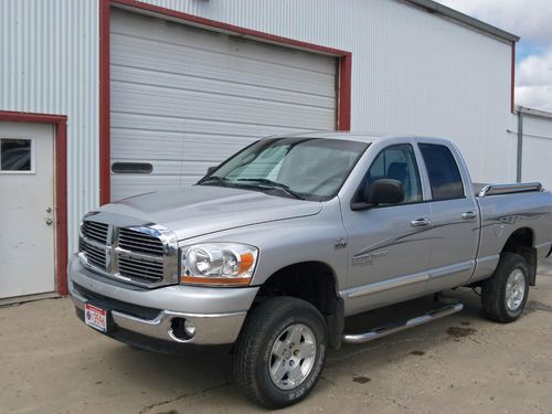 2006 dodge ram 1500 quad cab - lots of extras!!