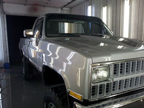 1982 show truck, must see.