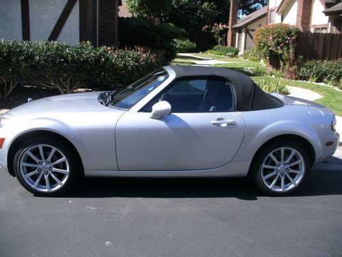 2006 mazda mx-5 miata grand touring convertible 2-door 2.0l