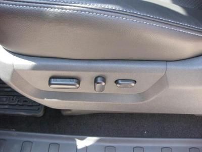 2012 Ford Super Duty F-250 SRW 4WD Crew Cab 156 Lariat 6.7 Ford Power Stoke, image 15