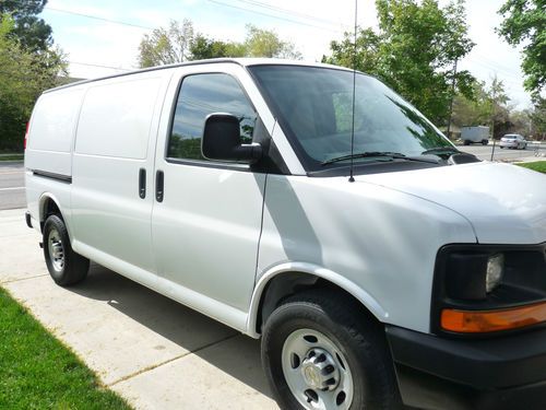 2010 chevrolet express g2500 3/4 ton cargo van, 4.8l v8, a/c, auto, flex fuel