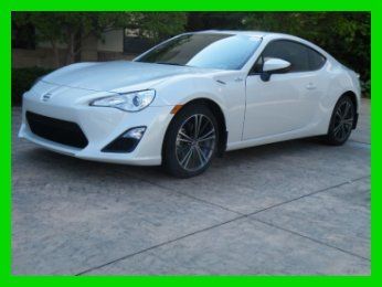 2013 used 2l h4 16v manual coupe premium