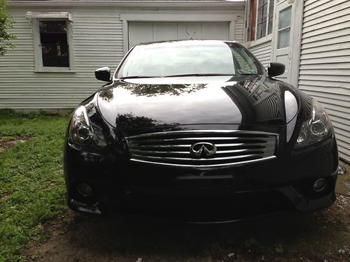 Infiniti 2011 g37x coupe s-model  no reserve!!