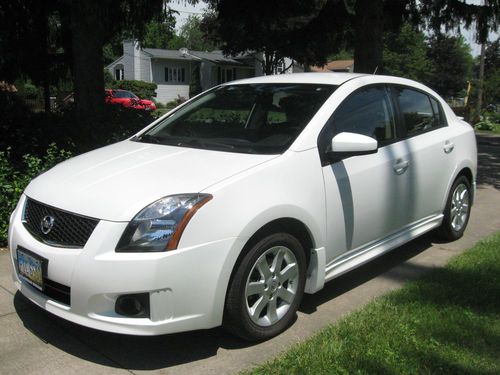 2011 nissan sentra sr sedan 4-door 2.0l pristene condition