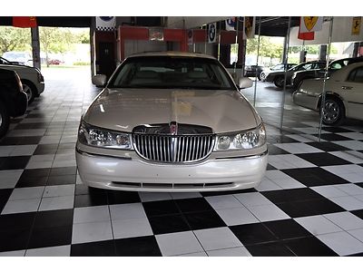 2001 Lincoln Towncar Signature Limited Edition*41k*FL Car*1Owner*Waranty*Sunroof, US $9,995.00, image 3