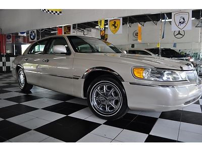 2001 Lincoln Towncar Signature Limited Edition*41k*FL Car*1Owner*Waranty*Sunroof, US $9,995.00, image 9