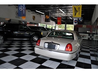 2001 Lincoln Towncar Signature Limited Edition*41k*FL Car*1Owner*Waranty*Sunroof, US $9,995.00, image 37