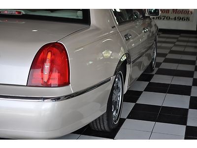 2001 Lincoln Towncar Signature Limited Edition*41k*FL Car*1Owner*Waranty*Sunroof, US $9,995.00, image 39