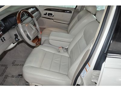 2001 Lincoln Towncar Signature Limited Edition*41k*FL Car*1Owner*Waranty*Sunroof, US $9,995.00, image 46