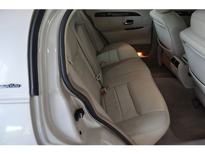 2001 Lincoln Towncar Signature Limited Edition*41k*FL Car*1Owner*Waranty*Sunroof, US $9,995.00, image 58