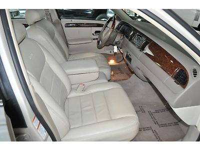 2001 Lincoln Towncar Signature Limited Edition*41k*FL Car*1Owner*Waranty*Sunroof, US $9,995.00, image 63