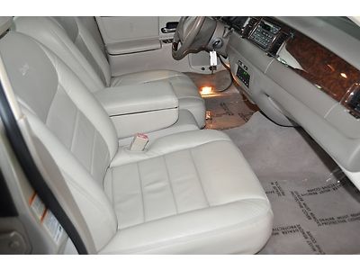 2001 Lincoln Towncar Signature Limited Edition*41k*FL Car*1Owner*Waranty*Sunroof, US $9,995.00, image 64