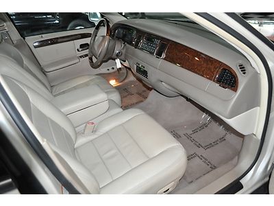 2001 Lincoln Towncar Signature Limited Edition*41k*FL Car*1Owner*Waranty*Sunroof, US $9,995.00, image 65