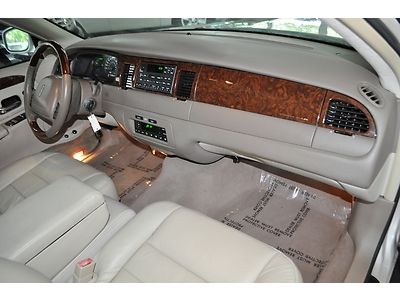 2001 Lincoln Towncar Signature Limited Edition*41k*FL Car*1Owner*Waranty*Sunroof, US $9,995.00, image 66