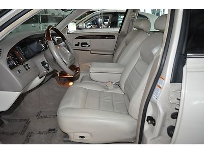2001 Lincoln Towncar Signature Limited Edition*41k*FL Car*1Owner*Waranty*Sunroof, US $9,995.00, image 74