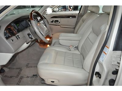 2001 Lincoln Towncar Signature Limited Edition*41k*FL Car*1Owner*Waranty*Sunroof, US $9,995.00, image 75