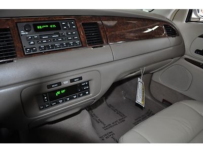 2001 Lincoln Towncar Signature Limited Edition*41k*FL Car*1Owner*Waranty*Sunroof, US $9,995.00, image 85