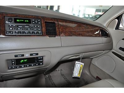 2001 Lincoln Towncar Signature Limited Edition*41k*FL Car*1Owner*Waranty*Sunroof, US $9,995.00, image 86