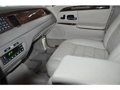 2001 Lincoln Towncar Signature Limited Edition*41k*FL Car*1Owner*Waranty*Sunroof, US $9,995.00, image 88