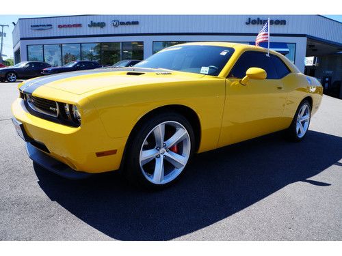 2010 dodge challenger srt8 coupe 2-door 6.1l