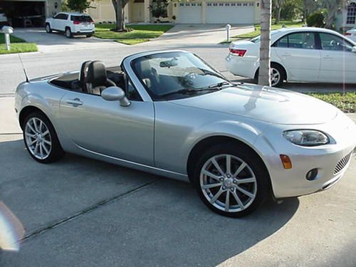 2006 mazda mx-5 miata convertible 2 door 6 speed