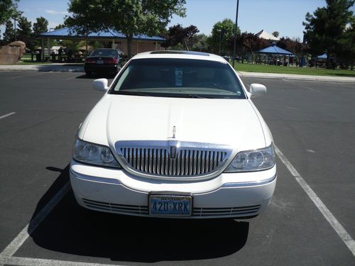 2004 lincoln town car ultimate sedan 4-door 4.6l