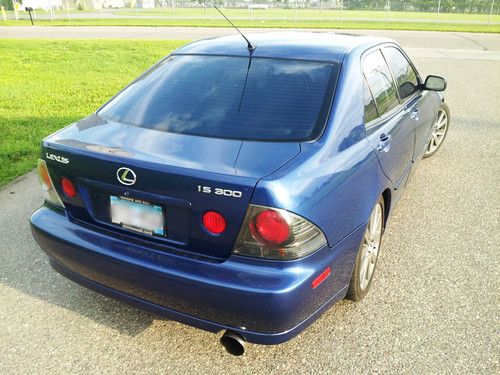 2003 lexus is300 base sedan 4-door 3.0l