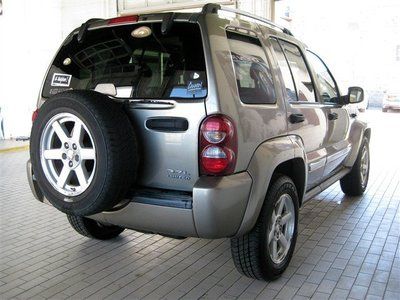 Limited SUV 3.7L CD 4X4 HEATED FRONT SEATS PWR SUNROOF Traction Control ABS A/C, US $9,995.00, image 5