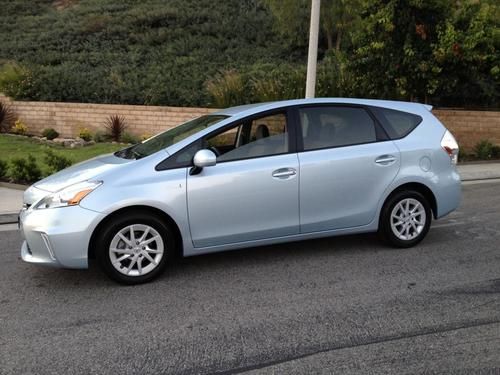 2012 toyota prius v wagon bluetooth back-up camera 29k miles free ca shipping