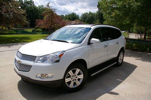 2010 chevrolet traverse lt, fwd, leather, sunroofs, dvd sets,rebuilt, warranty