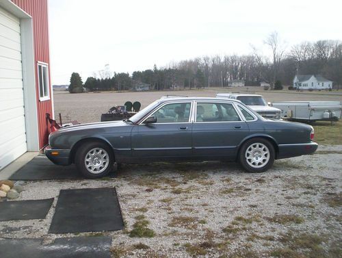 2000 jaguar xj8 no reserve sunroof heated leather seats good condition