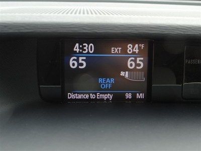 White XLE V6 3.5L 266 hp 8 passenger Leather Warranty Power doors Minivan nice, image 36