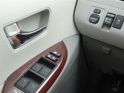 White XLE V6 3.5L 266 hp 8 passenger Leather Warranty Power doors Minivan nice, image 44