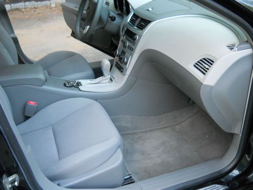 2008 Chevrolet Malibu LS Sedan 4-Door 2.4L Low Miles, image 22