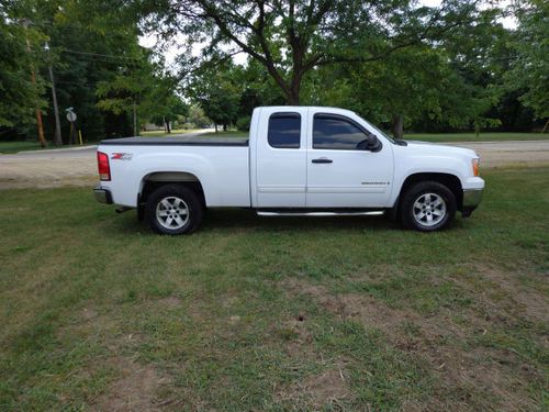 2008 gmc sierra 1500 z71 4x4 extended cab, white