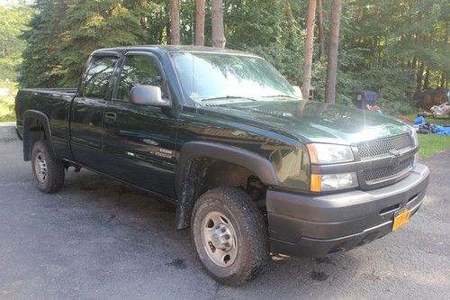 *low miles* *6.6l duramax diesel* 2004 chevrolet silverado 2500 hd base ext cab