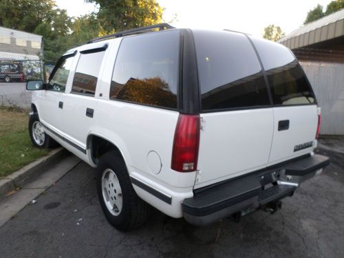 1999 chevrolet tahoe it has solid bod runs &amp; drive can drive it home