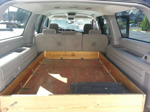 2004 Chevrolet Suburban - MINT - Funeral Home Car- Garaged- LOW MILES, image 5