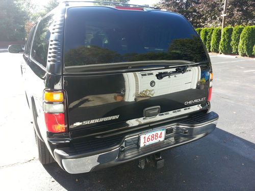 2004 Chevrolet Suburban - MINT - Funeral Home Car- Garaged- LOW MILES, image 9