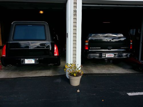 2004 Chevrolet Suburban - MINT - Funeral Home Car- Garaged- LOW MILES, image 13