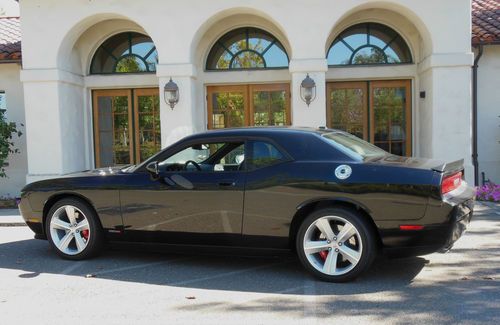 2010 dodge challenger srt8--very low miles--extra warranty