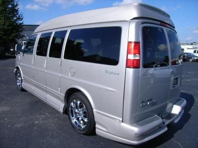 2009 GMC Savana G1500 7 Passenger Explorer Limited SE High Top Conversion Van, image 4